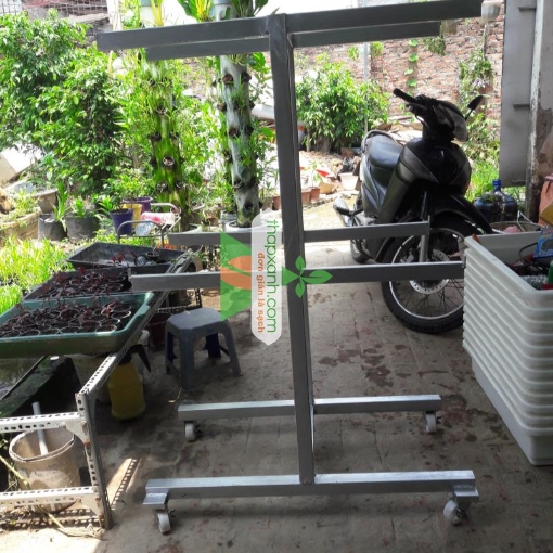 Gambar Kệ Trồng rau 3 tầng 6 chậu