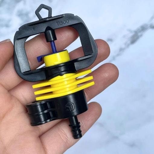 Ảnh của Béc Phun Mưa T800 Kèm Chân Nối 6mm, Tưới xoay 360° phun mưa