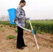 รูปภาพของ Gậy bón phân dạng thùng TMP-04, Dụng cụ bón phân đeo lưng, Máy bón phân