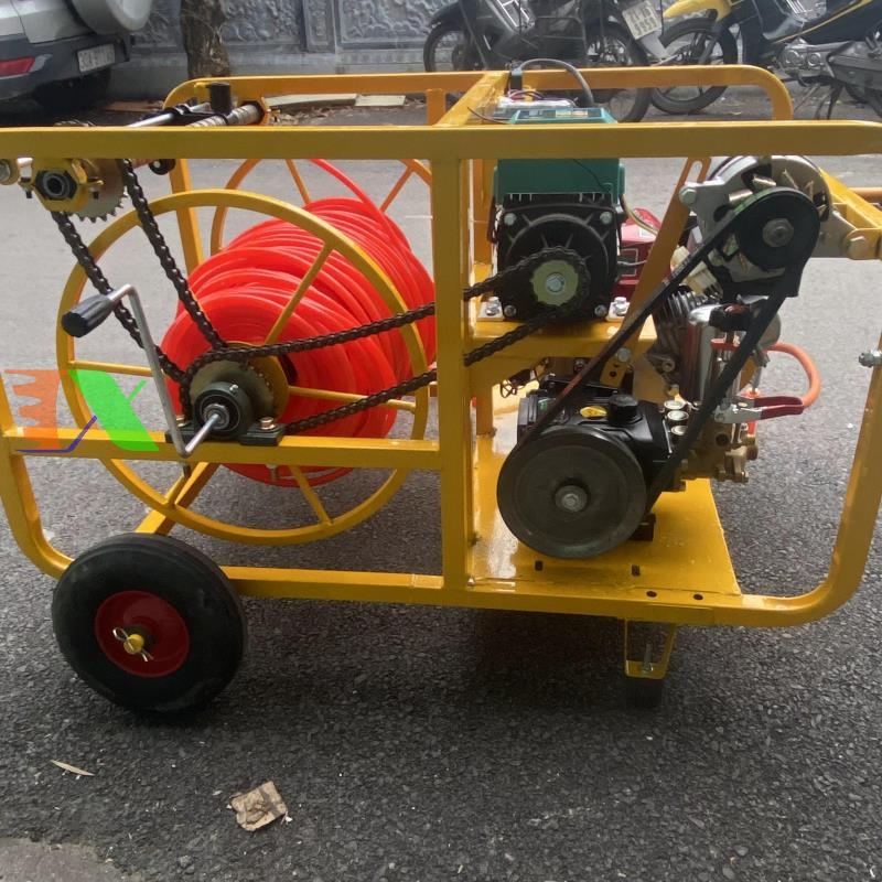 máy phun thuốc động cơ xăng