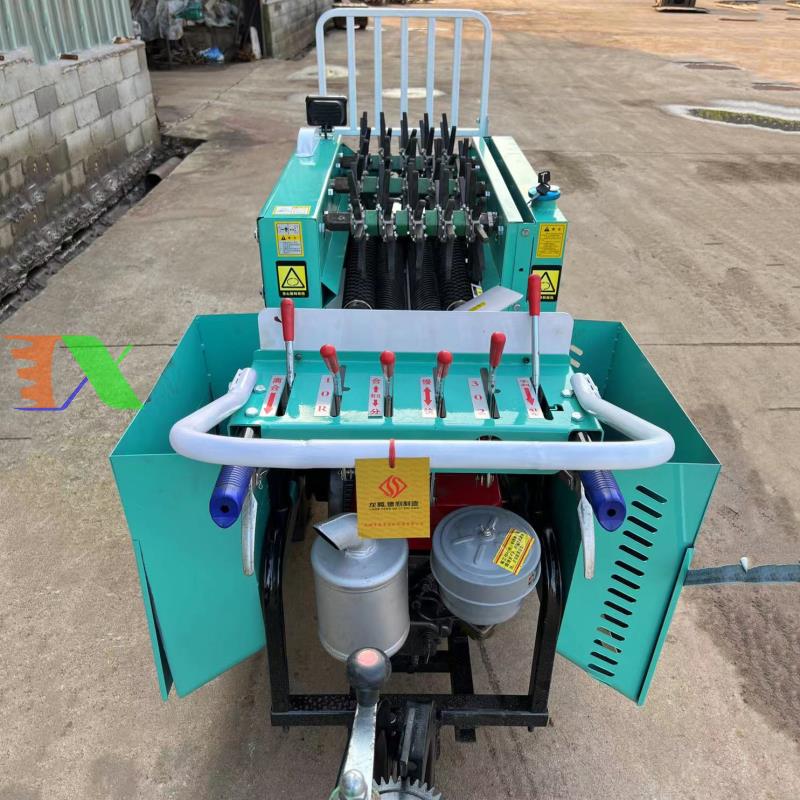 Máy Thu Hoạch Ngô tại ruộng